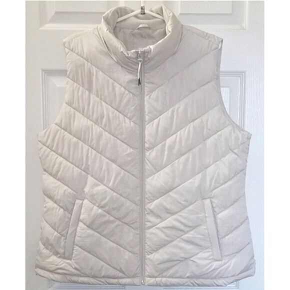 GAP Jackets & Blazers - GAP Puffer Vest Size XL